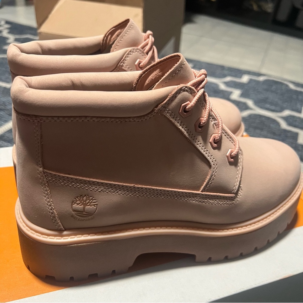 Timberland Women's Blush Nubuck Lace-Up Ankle Boots - Picture 5 of 7